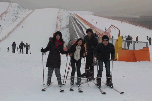 大訊，年會(huì)，年終活動(dòng)，滑雪